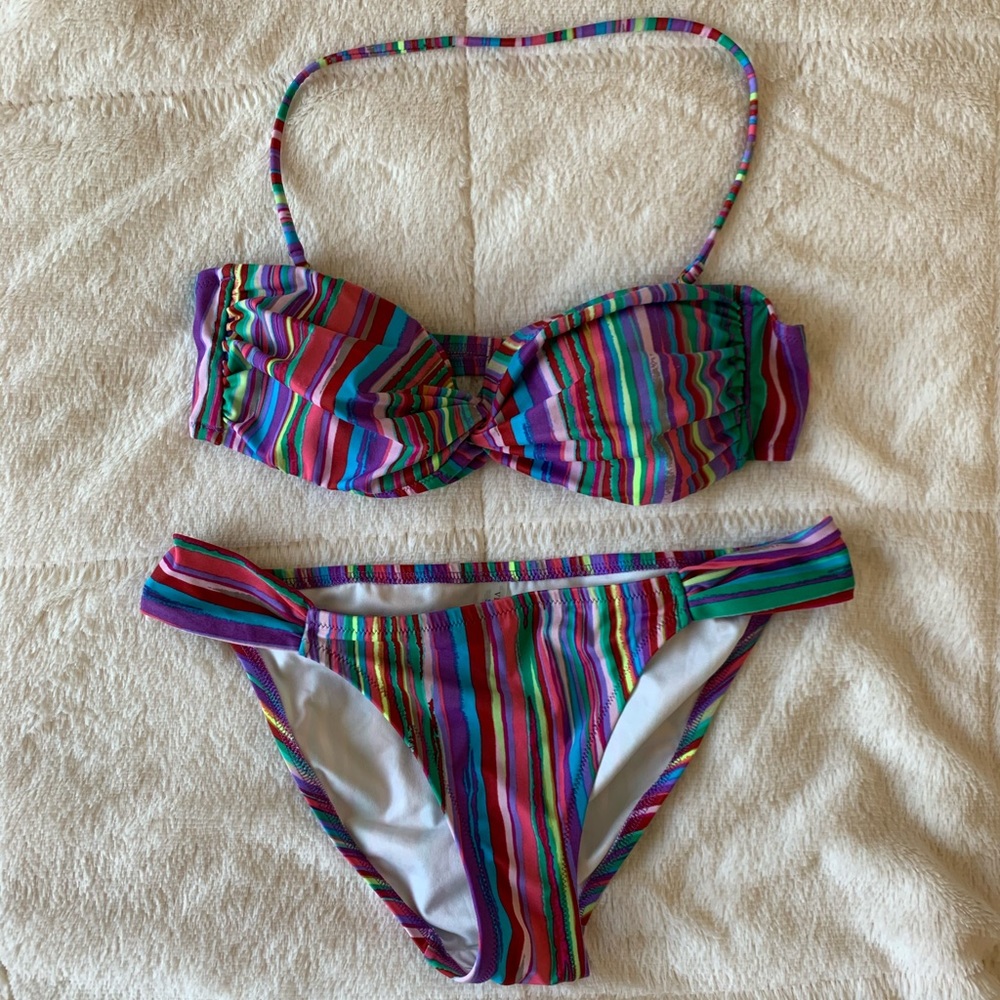 Victoria’s Secret swimsuit (size S top, M bottoms)